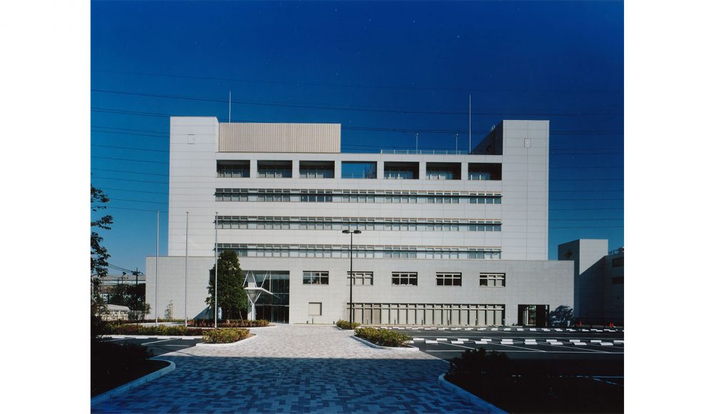 02　本社正面